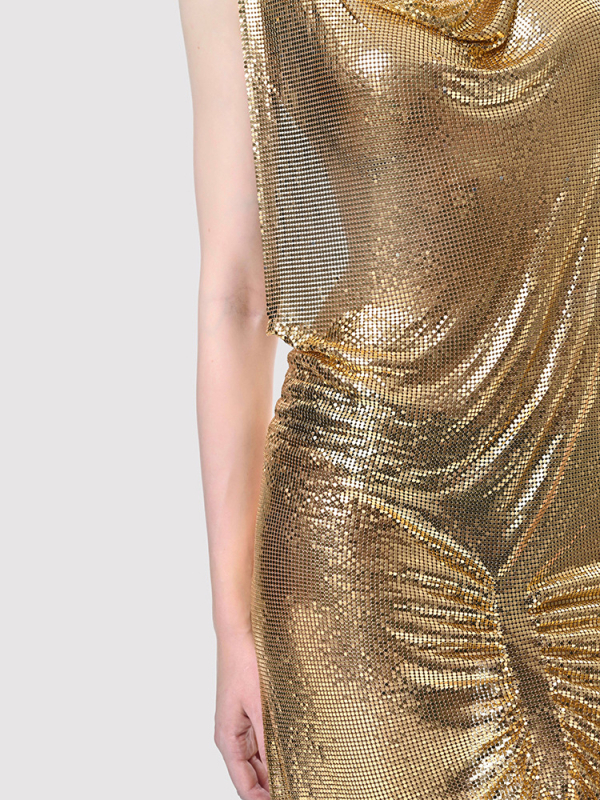 Μεταλλικό φόρεμα χωρίς πλάτη με τιράντες, street hipster στυλ, μήκος midi, ψηλή μέση, ασύμμετρο κόψιμο, μονόχρωμο ύφασμα