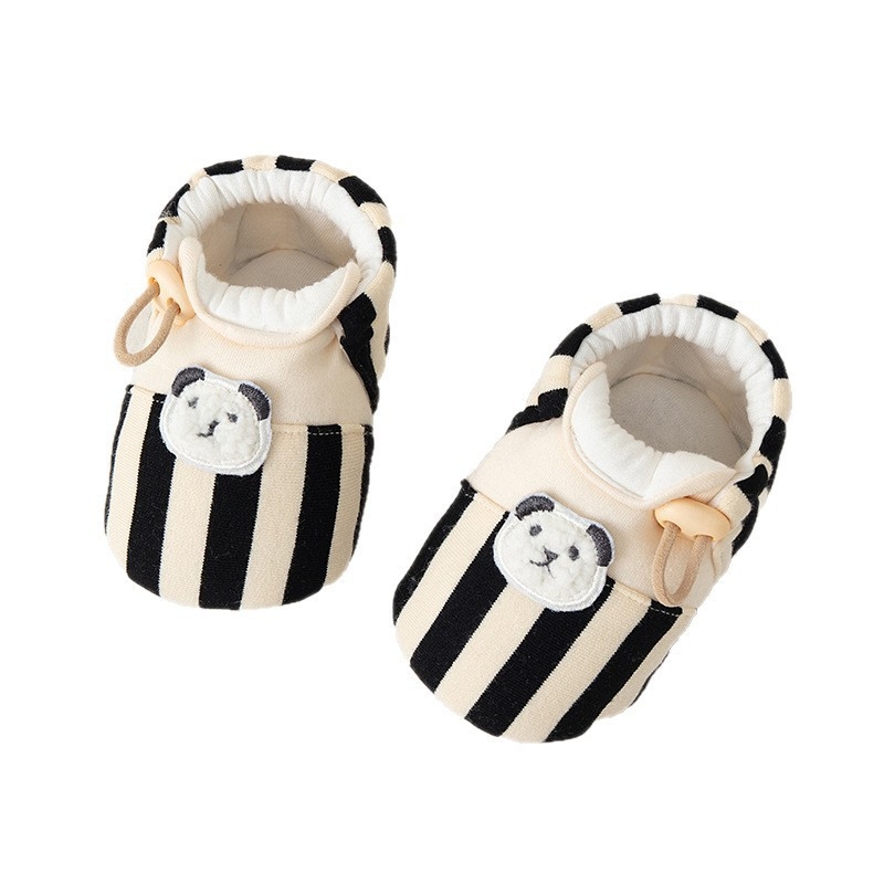 Bērnu apavi ar kartiņu izšuvumu uz kokvilnas augšdaļas, mīksta neslīdoša zole, elastīgā aizdare, vecums 12–36 mēneši