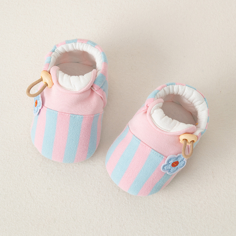 Bērnu apavi ar kartiņu izšuvumu uz kokvilnas augšdaļas, mīksta neslīdoša zole, elastīgā aizdare, vecums 12–36 mēneši
