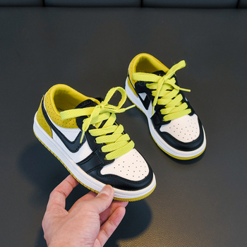 Pantofi baschet pentru copii: partea superioară din piele naturală, talpă din cauciuc, respirabili, ușori, închidere cu șireturi