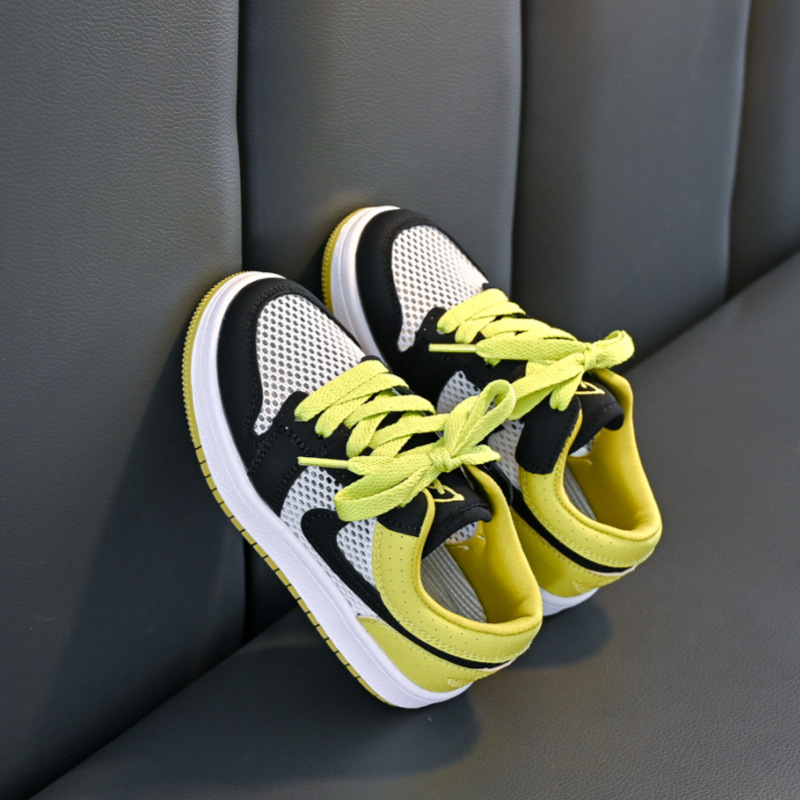 Pantofi baschet pentru copii: partea superioară din piele naturală, talpă din cauciuc, respirabili, ușori, închidere cu șireturi