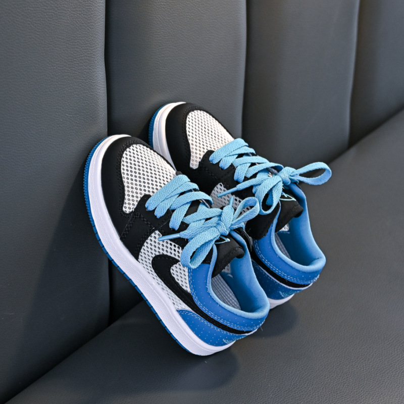 Pantofi baschet pentru copii: partea superioară din piele naturală, talpă din cauciuc, respirabili, ușori, închidere cu șireturi