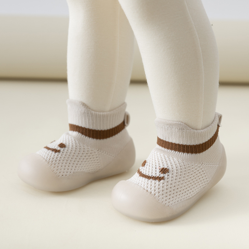 Bērnu iekšējās kurpes ar pretslīdējošu mīksto zoli, kokvilnas augšpuse, zems augšējais, karikatūras stilā — pavasaris-vasara-rudens, vecums 12-36 mēneši un 24-48 mēneši