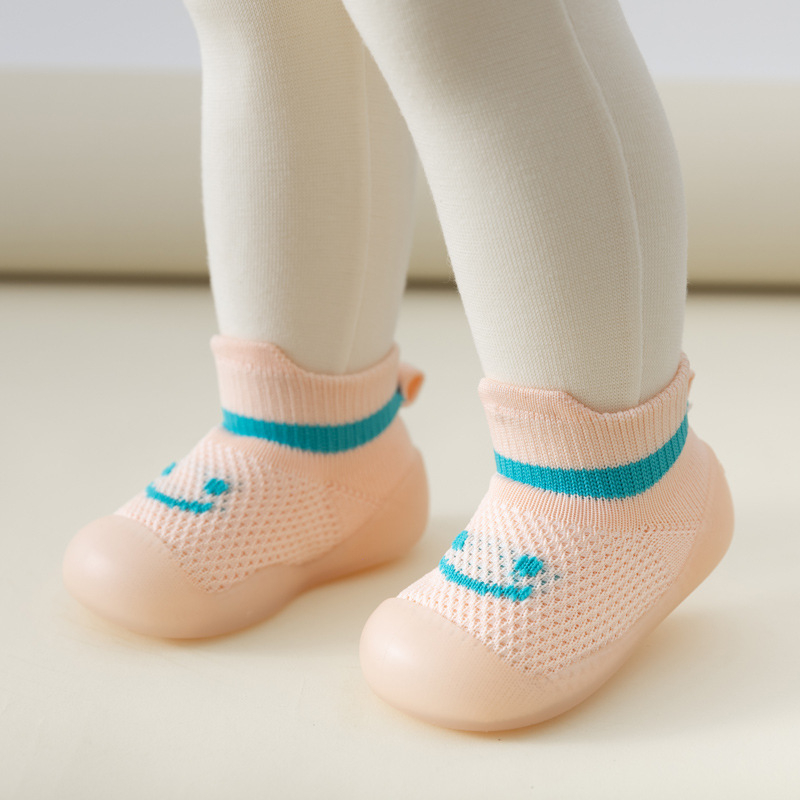 Bērnu iekšējās kurpes ar pretslīdējošu mīksto zoli, kokvilnas augšpuse, zems augšējais, karikatūras stilā — pavasaris-vasara-rudens, vecums 12-36 mēneši un 24-48 mēneši