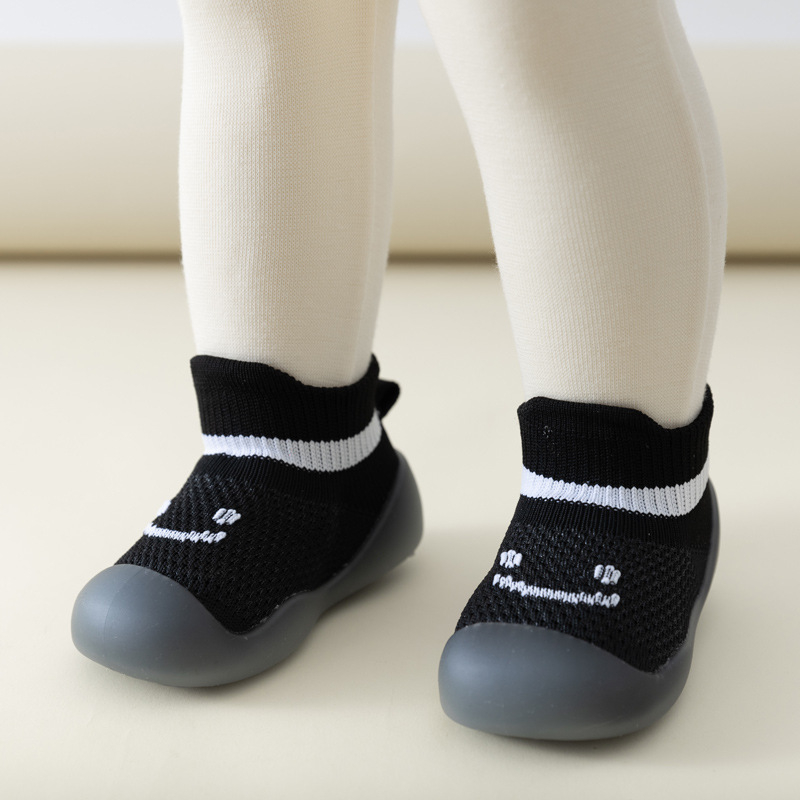 Bērnu iekšējās kurpes ar pretslīdējošu mīksto zoli, kokvilnas augšpuse, zems augšējais, karikatūras stilā — pavasaris-vasara-rudens, vecums 12-36 mēneši un 24-48 mēneši