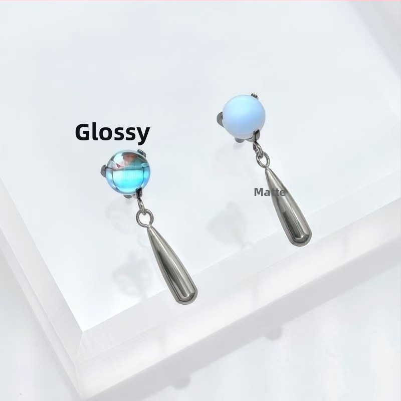 Pilienveida auskari no titāna sakausējuma F136, mēness akmens ar dimanta griezumu