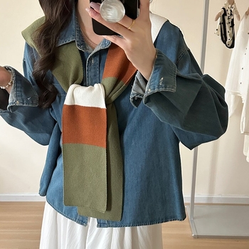 Koreai stílusú sál, hamis V-nyakkal, akril/műgyapjú kötött anyagból, négyszögletes alak, 40 cm szélesség