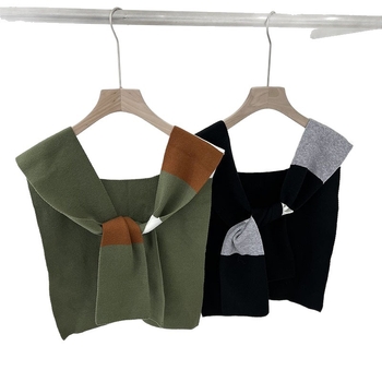 Koreai stílusú sál, hamis V-nyakkal, akril/műgyapjú kötött anyagból, négyszögletes alak, 40 cm szélesség