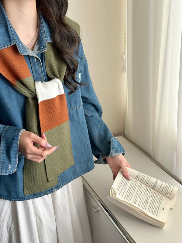 Koreai stílusú sál, hamis V-nyakkal, akril/műgyapjú kötött anyagból, négyszögletes alak, 40 cm szélesség