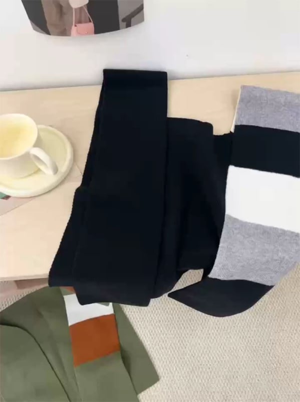 Koreai stílusú sál, hamis V-nyakkal, akril/műgyapjú kötött anyagból, négyszögletes alak, 40 cm szélesség