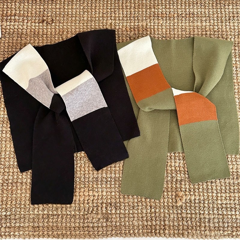 Koreai stílusú sál, hamis V-nyakkal, akril/műgyapjú kötött anyagból, négyszögletes alak, 40 cm szélesség