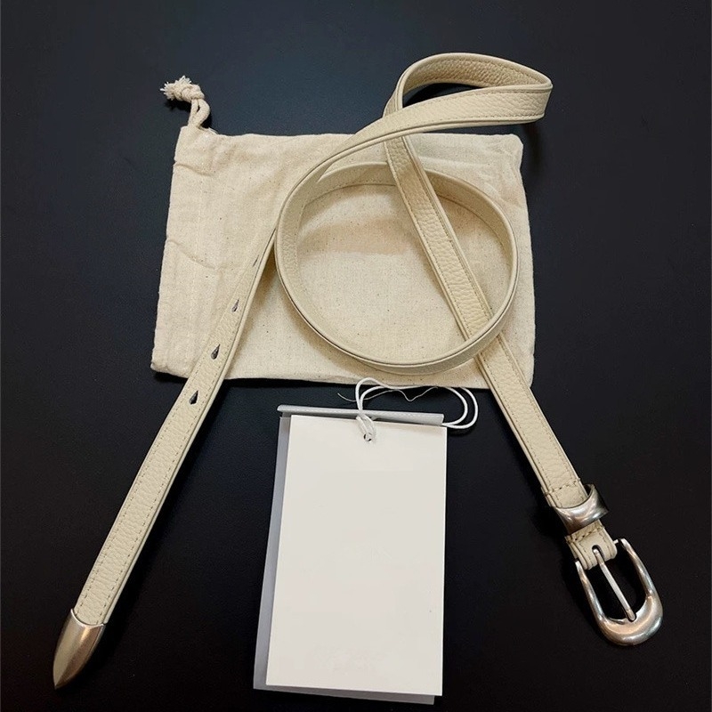 Колан от естествена кожа, горен слой телешка кожа, ширина 2-4 см, ръчно пришит, японски стил закопчаване