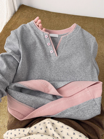 Lányoknak szóló hosszú ujjas T-Shirt, kerek nyak, pamut-keverék (30% pamut), koreai stílus, mintázat: rajzfilm és betűk (hosszú ujjak; kerek nyak; pamut-keverék; mintázat: rajzfilm és betűk)