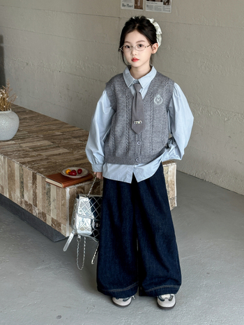 Lányoknak készült ing-vest szett, lapos gallér, hosszú ujjú, 60% pamut, rácsos és egyszínű mintával, tavasz-ősz, 8 évesnél idősebbeknek