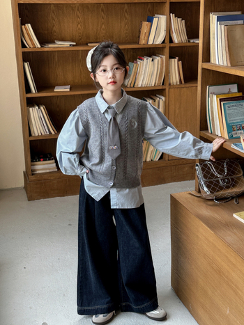 Lányoknak készült ing-vest szett, lapos gallér, hosszú ujjú, 60% pamut, rácsos és egyszínű mintával, tavasz-ősz, 8 évesnél idősebbeknek