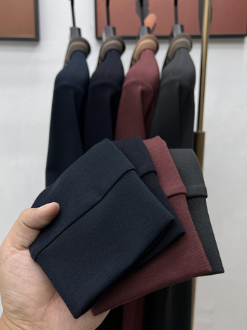 Vyrų ilgos rankovės marškinėliai su klopu apykakle, laisvas kirpimas, vilnos mišinio medžiaga