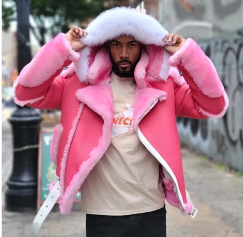Férfi műbőr stílusú kabát kapucnival és nagy szőrme gallérral, zipzár, poliészter bélés, vastag, laza szabás, oldalsó zsebek, téli ruházat