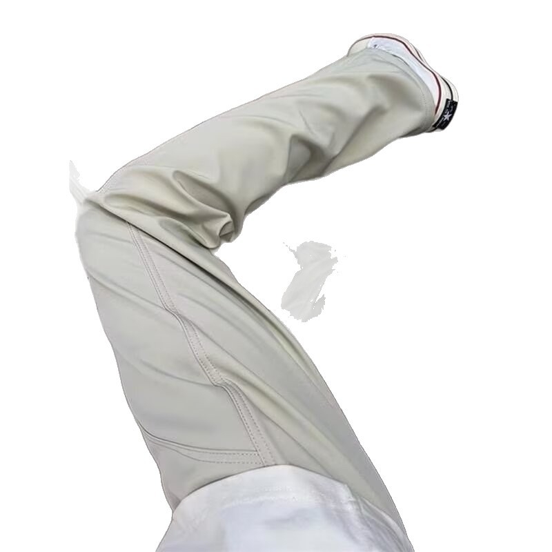 Muške hlače za planinarenje s fleece podstavom, otporno na vjetar i vodu, ravni kroj s blagim širenjem, zatvaranje šnurlom.