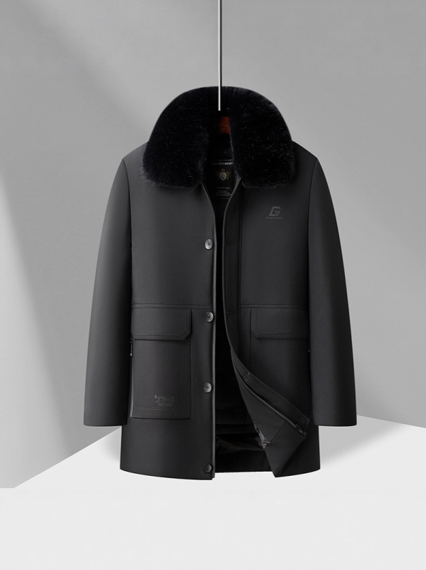 Žieminė lauko striukė vidutinio amžiaus vyrams su nuimamais įdėklais, storinta izoliacija, vidutinio ilgio, ilgos rankovės, priekyje užtrauktukas