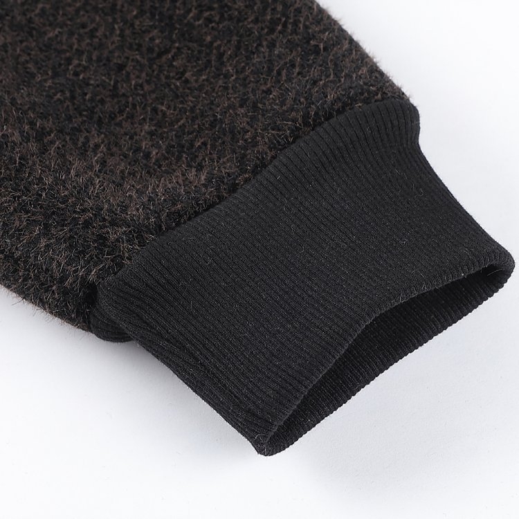 Vyriškas žieminis paltas su fliso pamušalu, stora šilumos izoliacija, laisvas kirpimas, stovintis apykaklė, ilgos rankovės, užsegimas vienoje eilėje