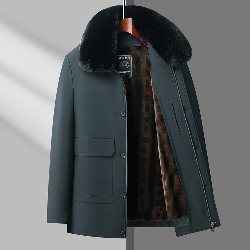 Vidutinio ilgio žieminė striukė iš poliesterio su fliso pamušalu, Storesnis šiltumas, užtrauktukas, apykaklė su reversu, šoninės kišenės, laisvas kirpimas