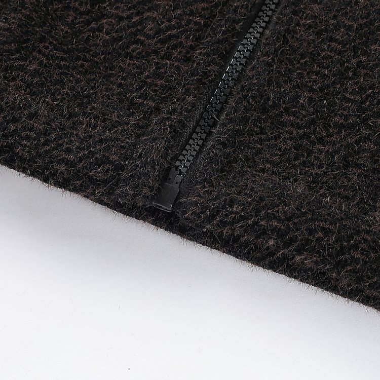 Vyrų žieminis paltas su stačiu kaklu, vienos eilės užsegimas, ilgos rankovės, įprastas ilgis