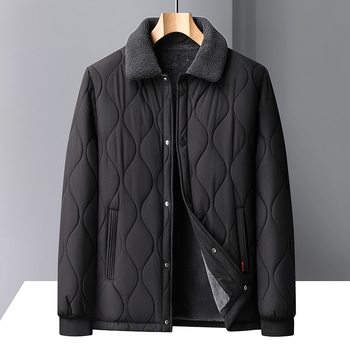 Vyrinė žieminė striukė iš poliesterio su apversta apykakle, laisvas kirpimas, ilgos rankovės, šoninės kišenės, užsegimas vienos eilės mygtukais