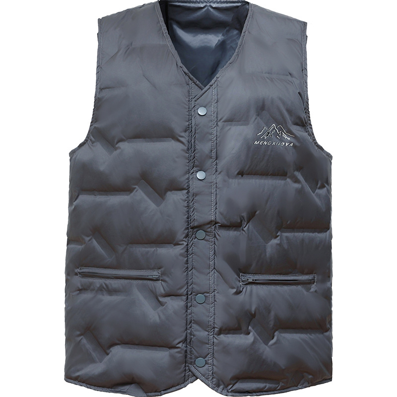 Vīriešu viegla dūnu veste ar 91–95% pūka saturu, balta pīļu pūka pildījums, ārējais materiāls poliesters, oderes 100% poliesters, V kakls, vienrindu sprādze, piemērota pavasarim, rudenim un ziemai