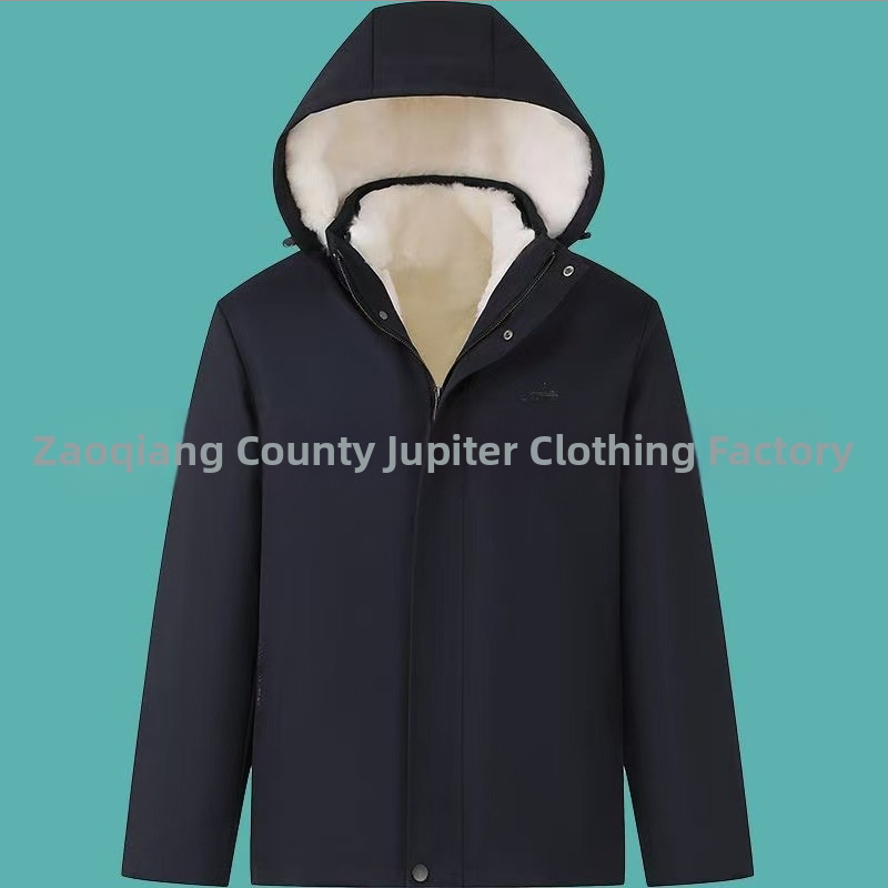 Vyriška žieminė striukė su kailio įdėklu ir vilnos deriniu, storesnis medvilnės užpildas, nuimamas apykaklė, užtrauktukas priekyje, laisvas kirpimas, įprastas ilgis