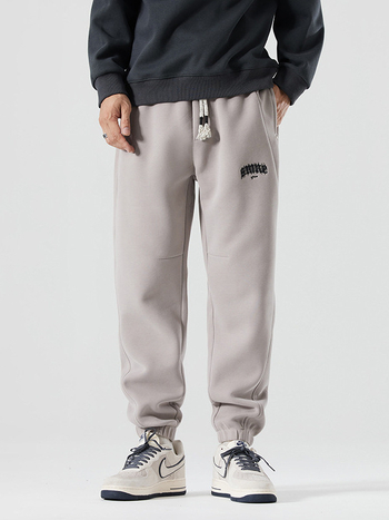 Мъжки спортни джогър панталони, tapered кройка, с връзка в талията, памук-полиестер смес, есен 2025