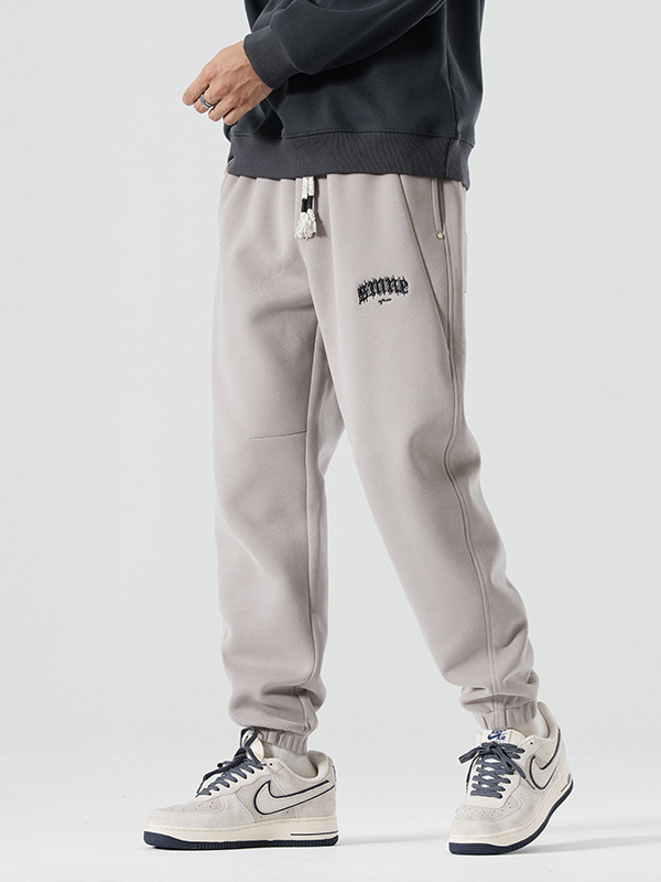 Мъжки спортни джогър панталони, tapered кройка, с връзка в талията, памук-полиестер смес, есен 2025