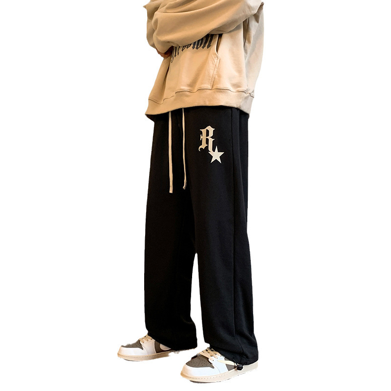 Muške sweatpants u Hong Kong stilu, ravni kroj, srednji pojas, vezanje vrpcom, mikroelastičnost, 95% poliester, smjesa kemijskih vlakana