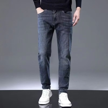 Muške traperice od denima, slobodnog ravnog kroja, pamuk, srednji pojas, zatvarač, duljina 9/10