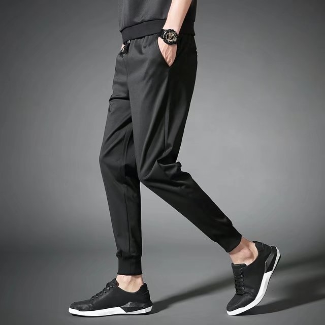 Muške sportske hlače, cropped slim-fit, prugaste, srednji struk, vezanje na šnoru, rastezljiv materijal