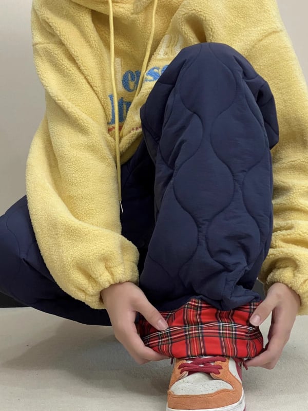 Moteriškos žieminės kelnes iš poliesterio su fleece pamušalu, aukštas liemuo, plati kirpimas, storos izoliacijos