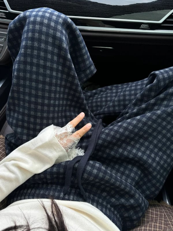 Női casual széleslábú nadrág, magas derekú; gyapjúszövet pamut–poliszter keverékkel, mikroelasztikusság, tél 2025