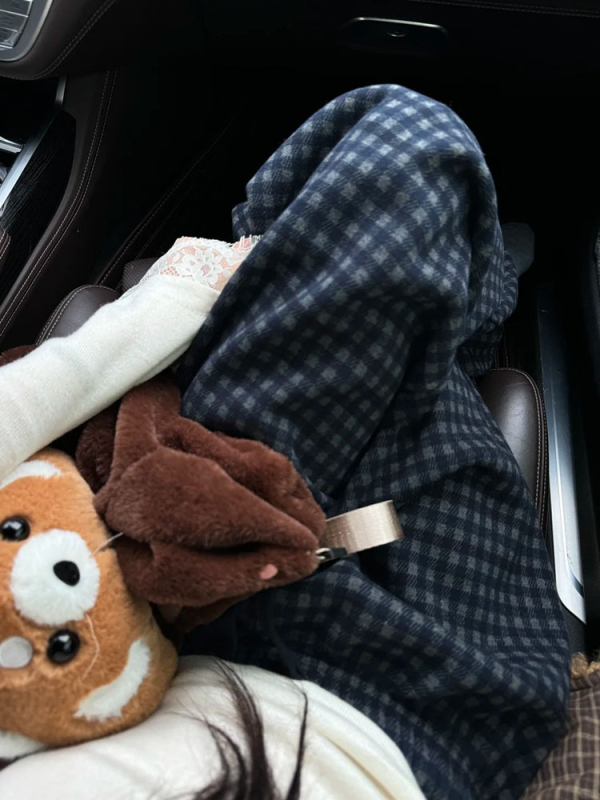 Női casual széleslábú nadrág, magas derekú; gyapjúszövet pamut–poliszter keverékkel, mikroelasztikusság, tél 2025