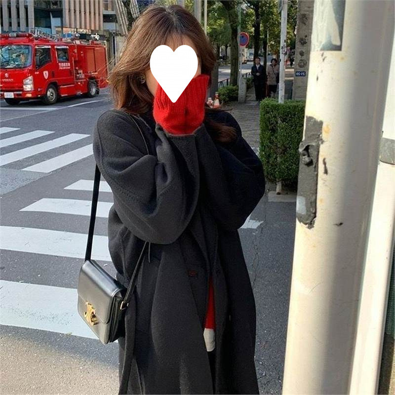 Средно дълго дамско палто за есенно-зимния сезон, Hepburn вдъхновено, стил Hong Kong, Corduroy плат с козина зайче под 30% съдържание