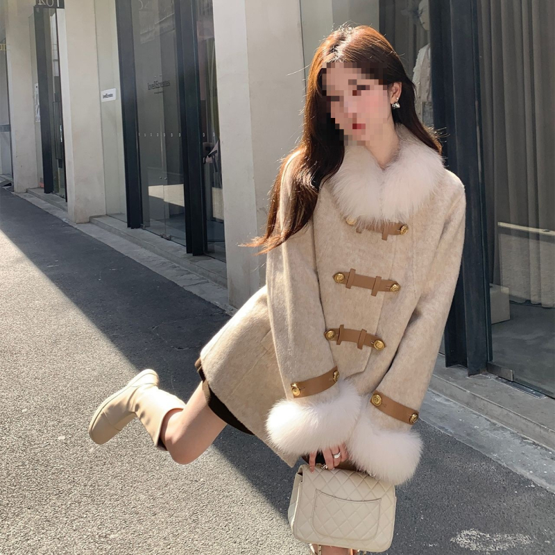 Ženski kaput s imitacijom lisice krzna, Corduroy tkanina, pamuk podstava, srednja duljina, sadržaj lisice ispod 30%