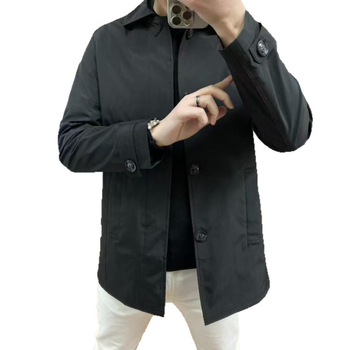 Kaput srednje dužine s ovratnikom, kopčanje na jedan red gumba, prilagođen kroj; Vinylon 40% smjesa, podstava poliester; proljeće-jesen