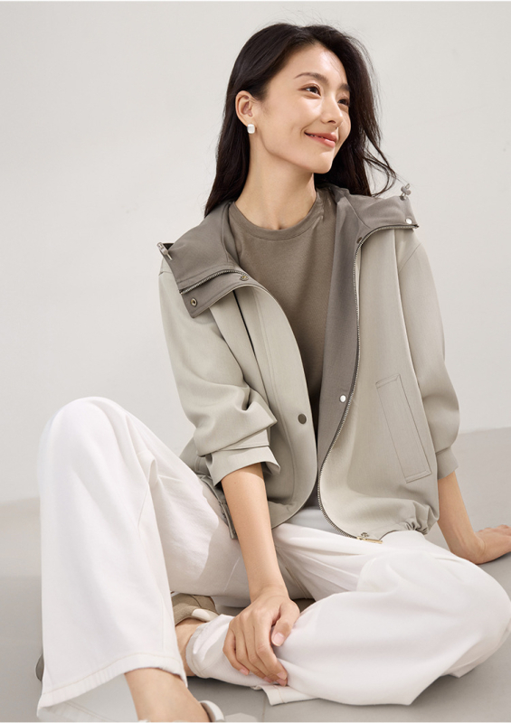 Ženska jakna – poliester, standardna duljina 50–65 cm, dugi rukavi, zip zatvarač, jesen 2025