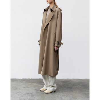 Ženski kaput srednje duljine od poliester-vunene smjese, jedinstveni uzorak, rever ovratnik, dugi rukavi