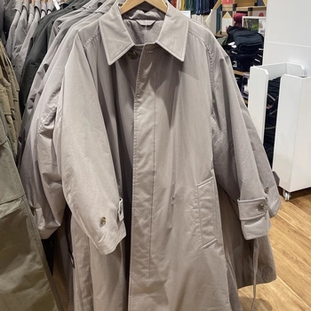 Muški windbreaker kaput sa stojećim ovratnikom, dvostruko kopčanje, tanak materijal, opuštena silueta, zima