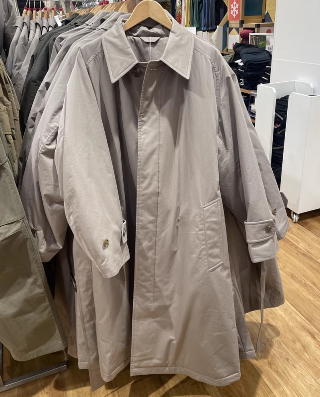 Muški windbreaker kaput sa stojećim ovratnikom, dvostruko kopčanje, tanak materijal, opuštena silueta, zima