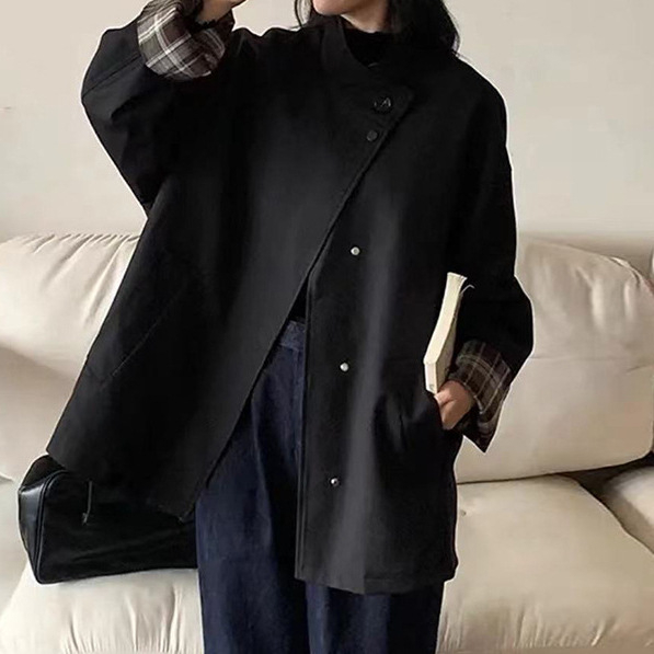 Kratki trench kaput, udoban kroj, japanski stil, proljeće 2025 (duljina 65–80 cm; poliester; stojeći ovratnik; jednostruko kopčanje; dugi rukavi)