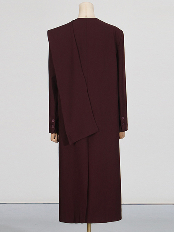 Korejski casual stil: dugački labavi kaput s okruglim izrezom, dugi rukavi, jednobojna tkanina, zloženie 70–80% polyester, 20–30% elastan