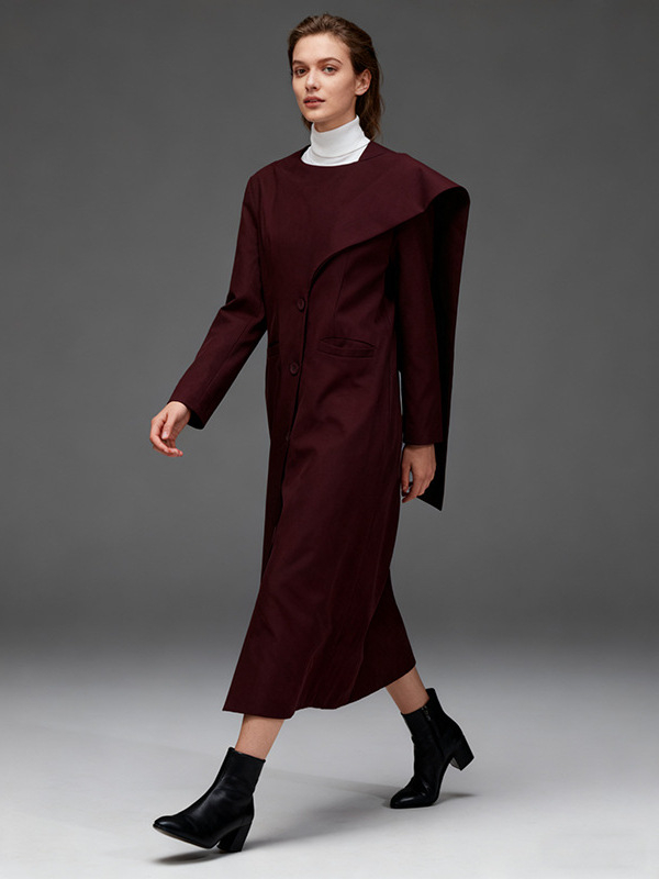 Korejski casual stil: dugački labavi kaput s okruglim izrezom, dugi rukavi, jednobojna tkanina, zloženie 70–80% polyester, 20–30% elastan