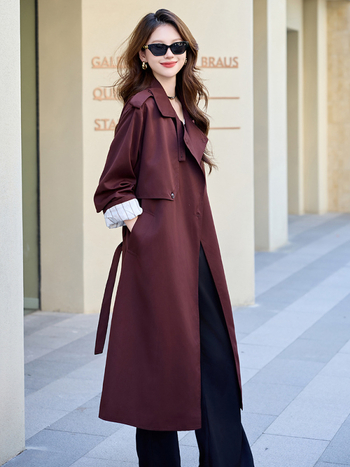 Дамско ветрово яке – полиестер, едноцветен модел, удължена кройка, скрити копчета