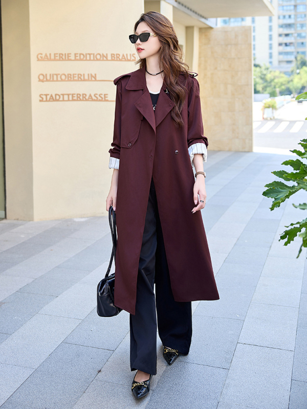 Дамско ветрово яке – полиестер, едноцветен модел, удължена кройка, скрити копчета