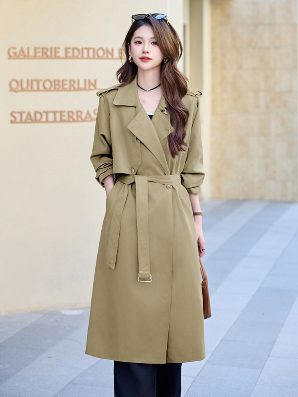 Дамско ветрово яке – полиестер, едноцветен модел, удължена кройка, скрити копчета